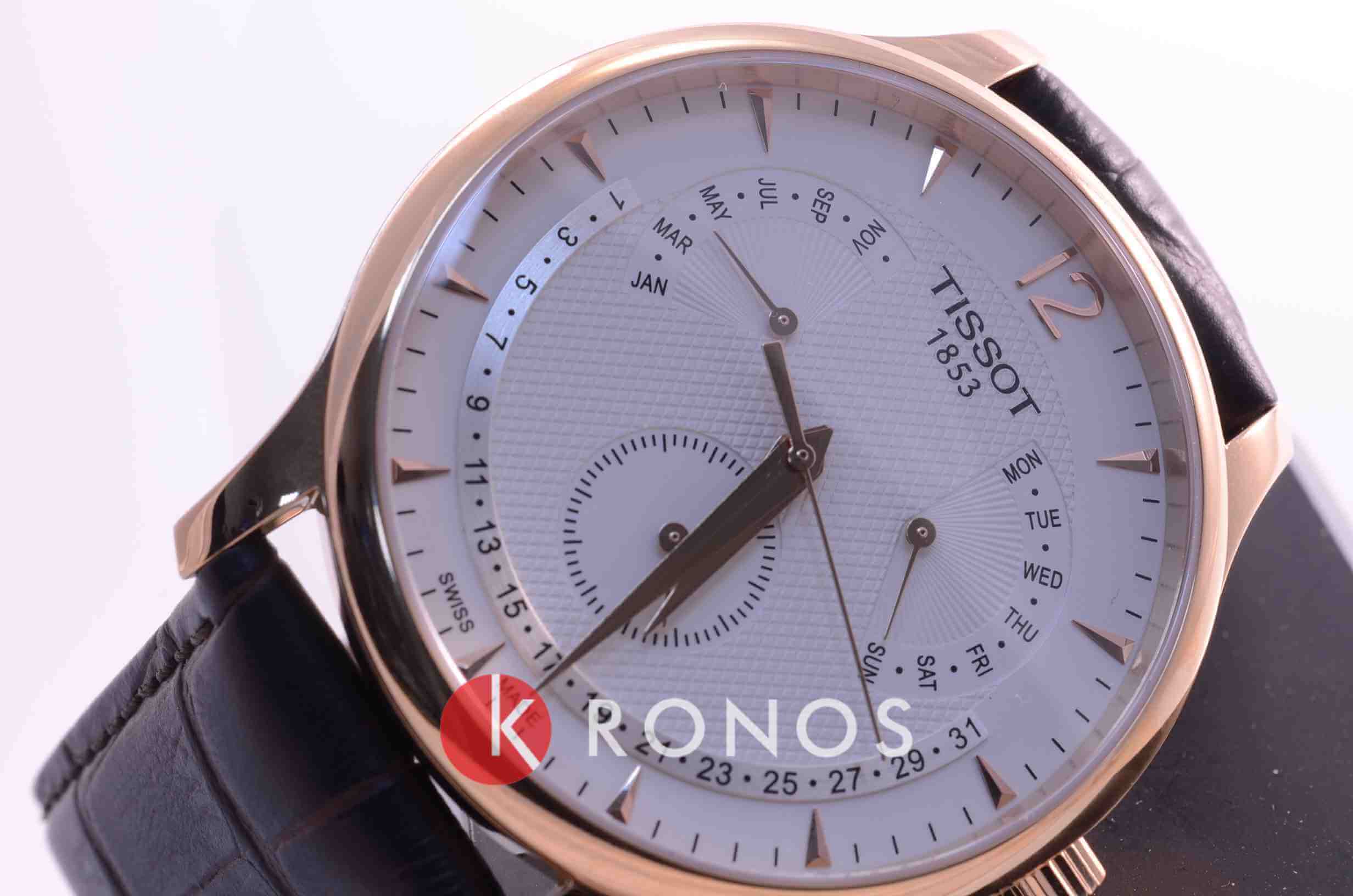 Tissot Tissot Tradition Perpetual Calendar T063.637.36.037.00 кварцевые мужские часы часы крупный план белый циферблата